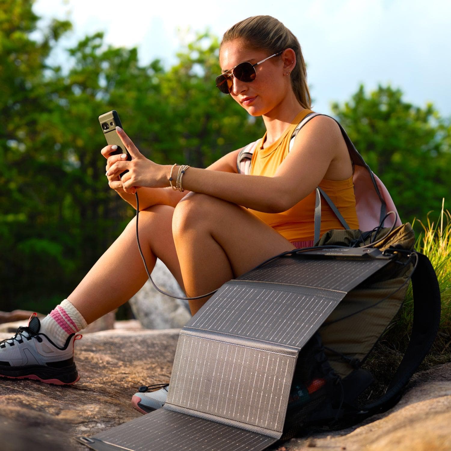 EcoFlow 28W Ultra-Light Solar Panel (Direct Device Charging) - Image 9